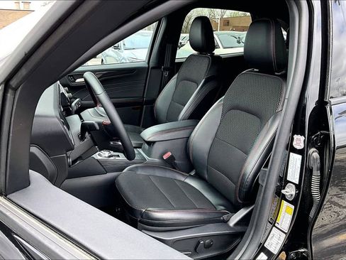 Certified 2025 Ford Escape ST-Line AWD/4WD image 23