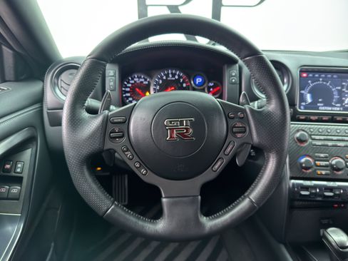 Used 2015 Nissan GT-R Premium AWD/4WD image 19
