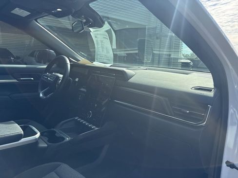 Used 2025 GMC Terrain Elevation image 15