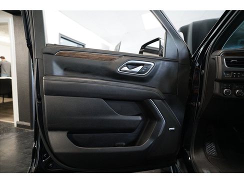 Used 2022 Chevrolet Tahoe Premier AWD/4WD image 16