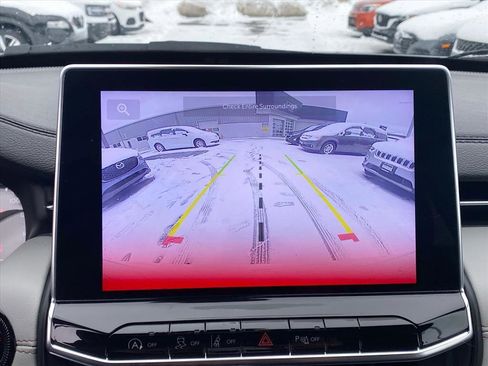 Used 2023 Jeep Compass Limited image 14