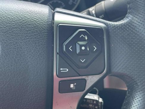 Used 2021 Toyota Tacoma SR5 AWD/4WD image 19