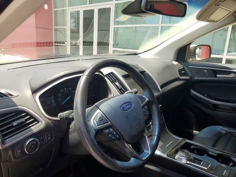 Used 2019 Ford Edge SEL w/ Equipment Group 201A FWD image 2
