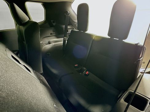 Used 2025 Mitsubishi Outlander ES image 27