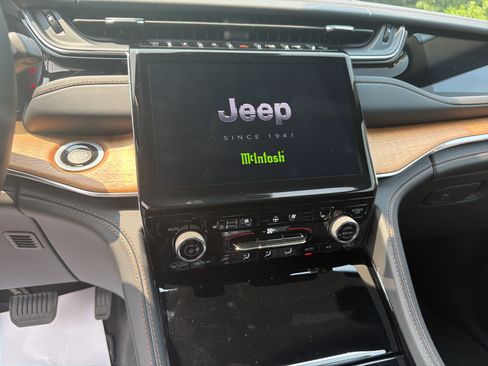 Used 2023 Jeep Grand Cherokee L Summit AWD/4WD image 21