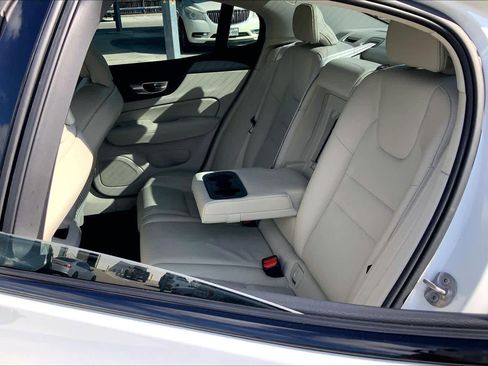 Used 2024 Volvo S60 B5 Core image 20