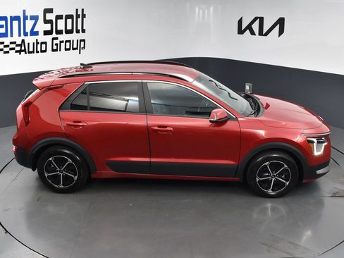 Used 2025 Kia Niro EX FWD image 14