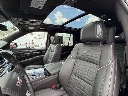 Used 2024 Cadillac Escalade V w/ LPO, ONYX Package AWD/4WD image 32