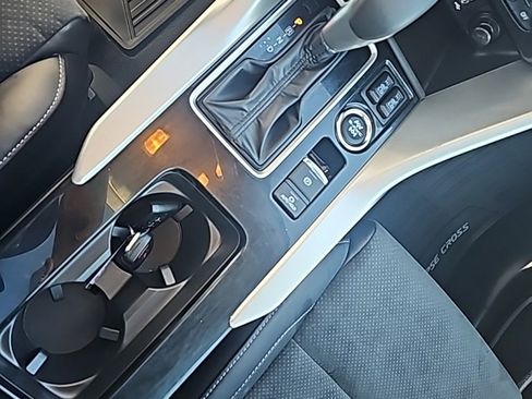 Used 2024 Mitsubishi Eclipse Cross SE image 18