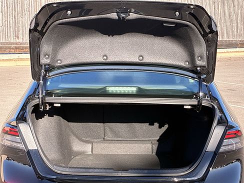 Certified 2025 Honda Accord SE image 37