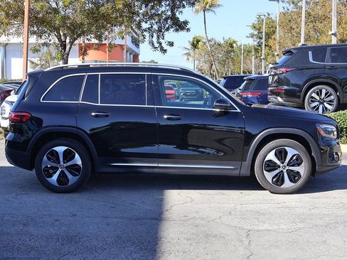 Used 2025 Mercedes-Benz GLB 250 w/ Driver Assistance Package image 18