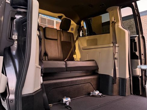 Used 2019 Dodge Grand Caravan SXT image 20