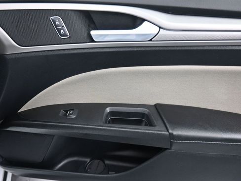 Used 2018 Ford Fusion S image 36