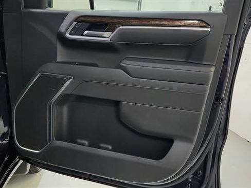 Used 2025 GMC Sierra 1500 Elevation image 25
