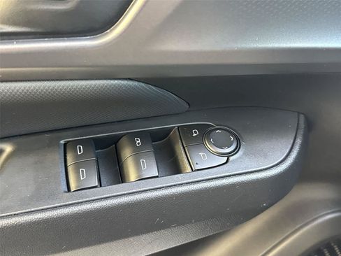 Used 2024 Chevrolet Equinox EV RS FWD image 22