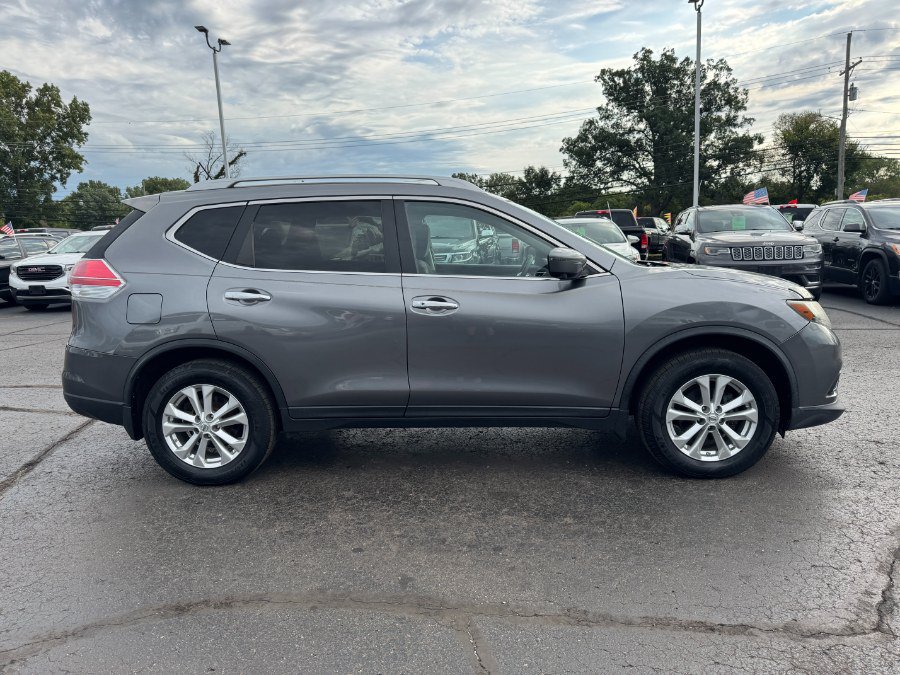 Used 2016 Nissan Rogue SV w/ SV Premium Package AWD/4WD image 6