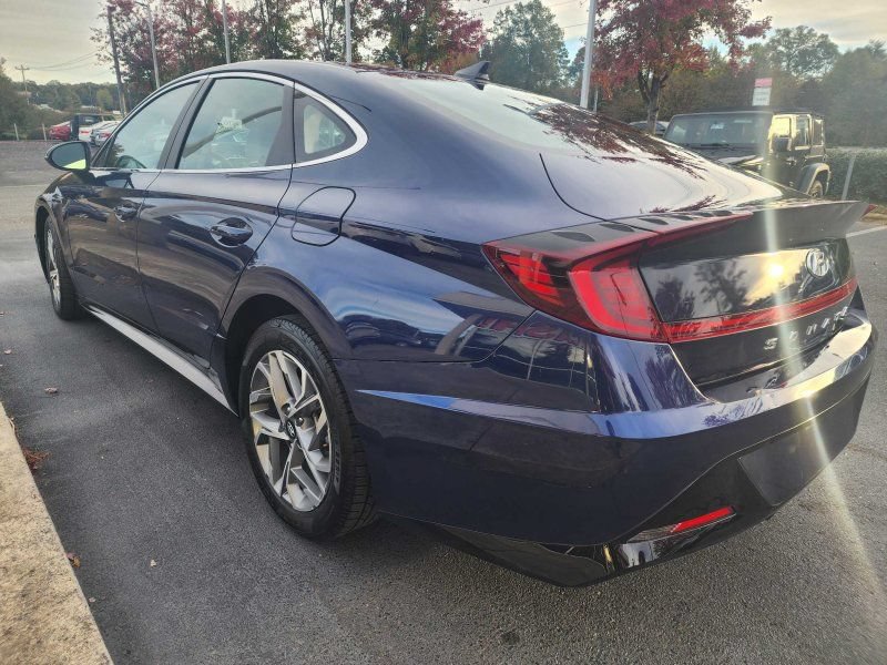 Used 2021 Hyundai Sonata SEL FWD image 3