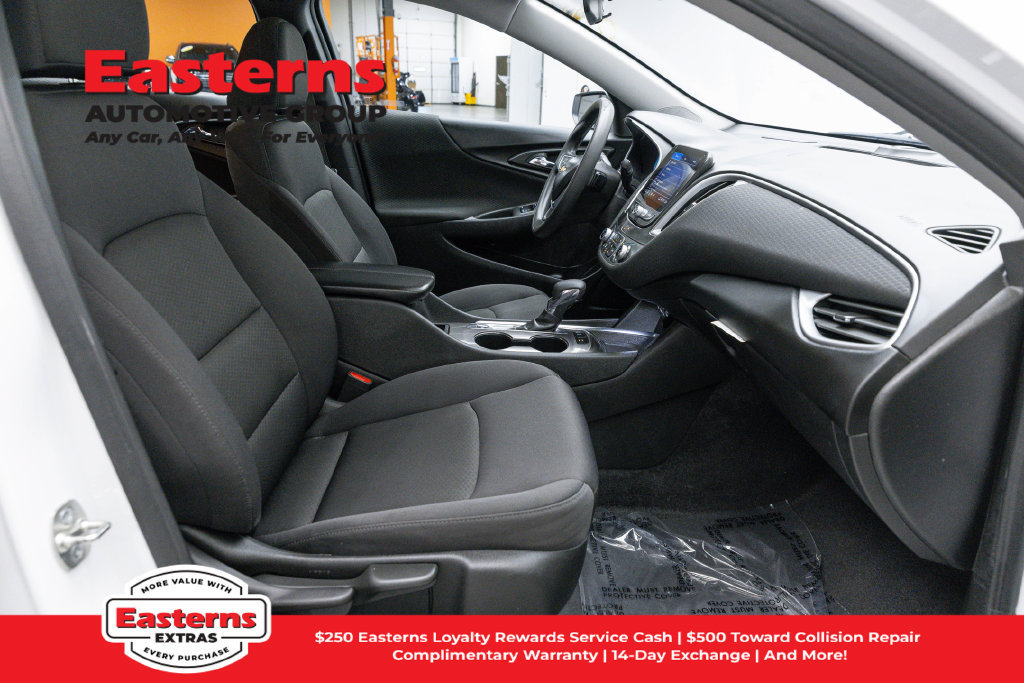 Used 2025 Chevrolet Malibu LT FWD image 25