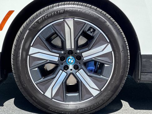 Used 2024 BMW iX xDrive50 w/ Sport Package AWD/4WD image 39
