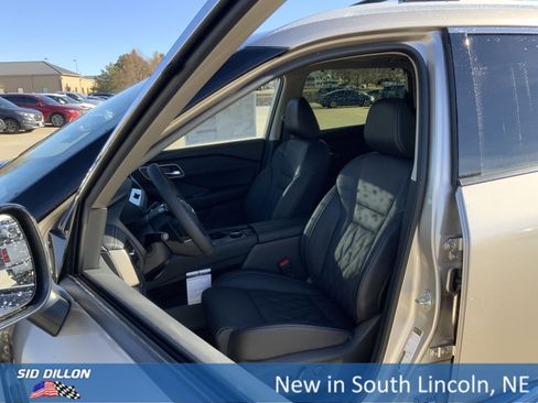 New 2026 Nissan Rogue Platinum w/ Platinum Premium Package image 9