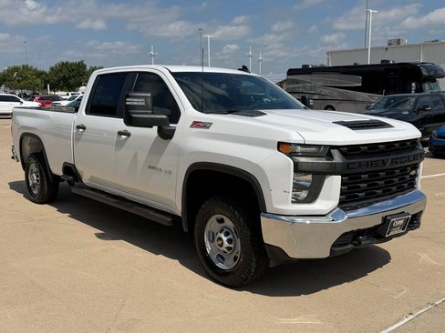 Used 2021 Chevrolet Silverado 2500 W/T w/ WT Convenience Package AWD/4WD image 2