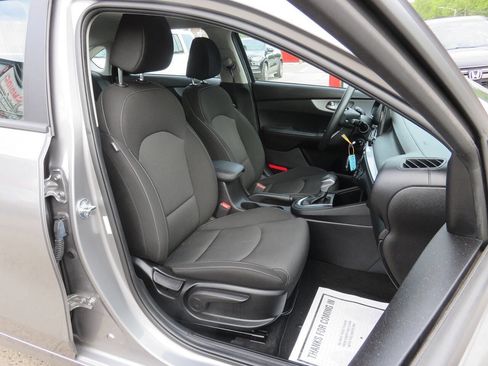 Used 2023 Kia Forte LXS w/ LXS Technology Package FWD image 11