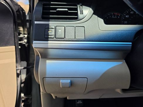 Used 2012 Toyota Camry FWD image 24