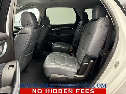 Used 2021 Buick Enclave Essence image 14