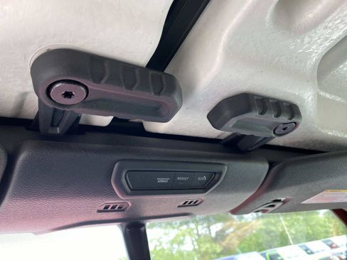 Certified 2022 Jeep Wrangler Sport AWD/4WD image 32