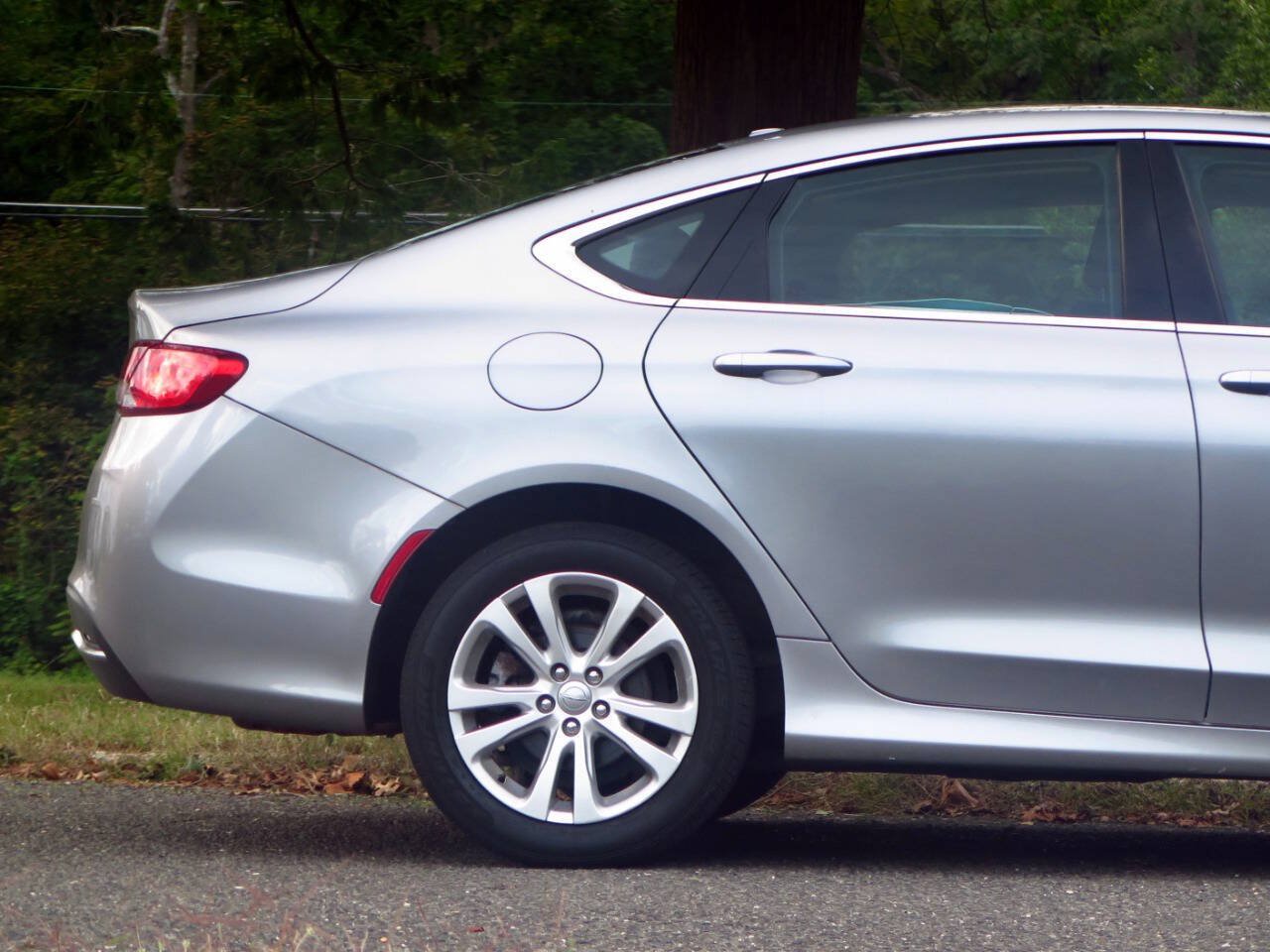 Used 2015 Chrysler 200 Limited w/ Convenience Group FWD image 34