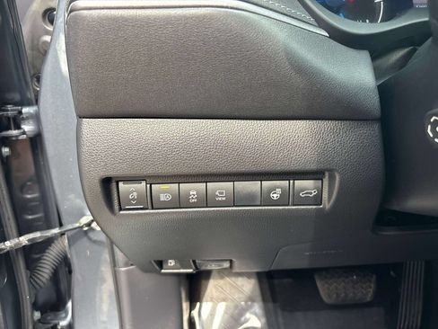 Used 2021 Toyota Venza Limited w/ Advanced Technology Package AWD/4WD image 18