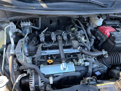 Used 2025 Nissan Versa SV image 30