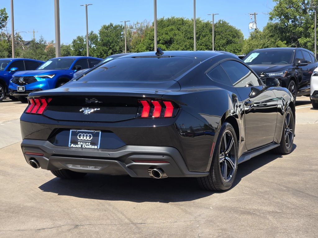 Used 2025 Ford Mustang Coupe RWD image 8