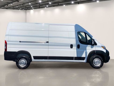 Used 2026 RAM ProMaster 2500 w/ Convenience Group FWD image 8