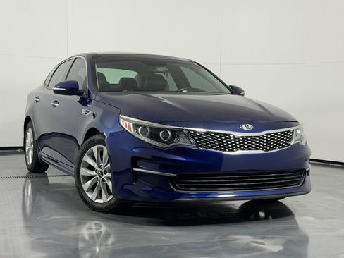 Used 2019 Kia Optima LX FWD image 2