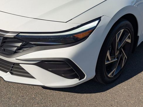 New 2025 Hyundai Elantra SEL image 10
