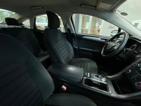 Used 2018 Ford Fusion SE FWD image 27
