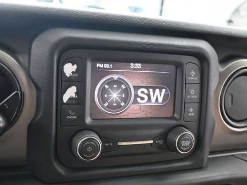 Used 2020 Jeep Wrangler Sport image 19