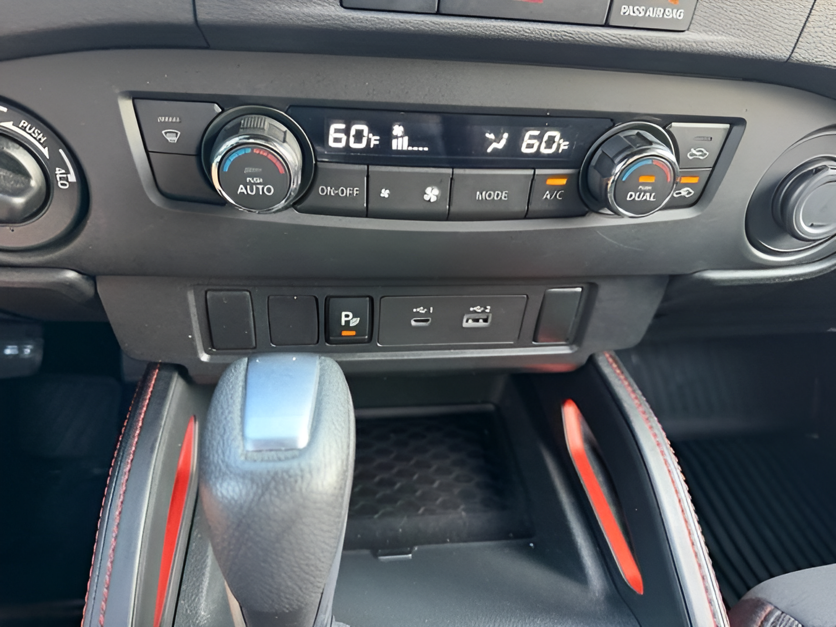 Used 2024 Nissan Frontier PRO-4X w/ Technology Package AWD/4WD image 19