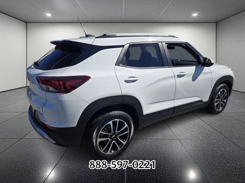 Used 2025 Chevrolet TrailBlazer LT image 5