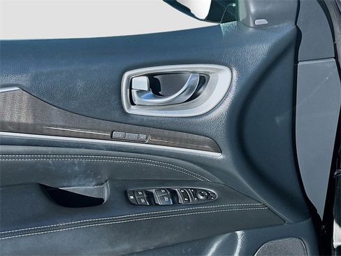 Used 2019 INFINITI QX60 Luxe w/ Essential Package image 17