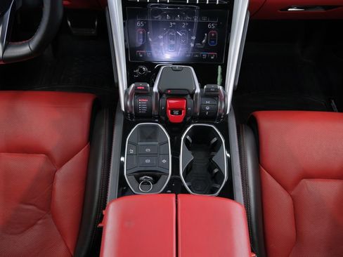 Used 2020 Lamborghini Urus Base image 73