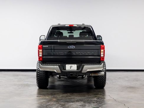 Used 2021 Ford F250 XLT w/ FX4 Off-Road Package image 16