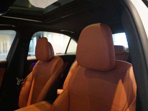 Used 2025 Mercedes-Benz C 300 4MATIC Sedan image 14