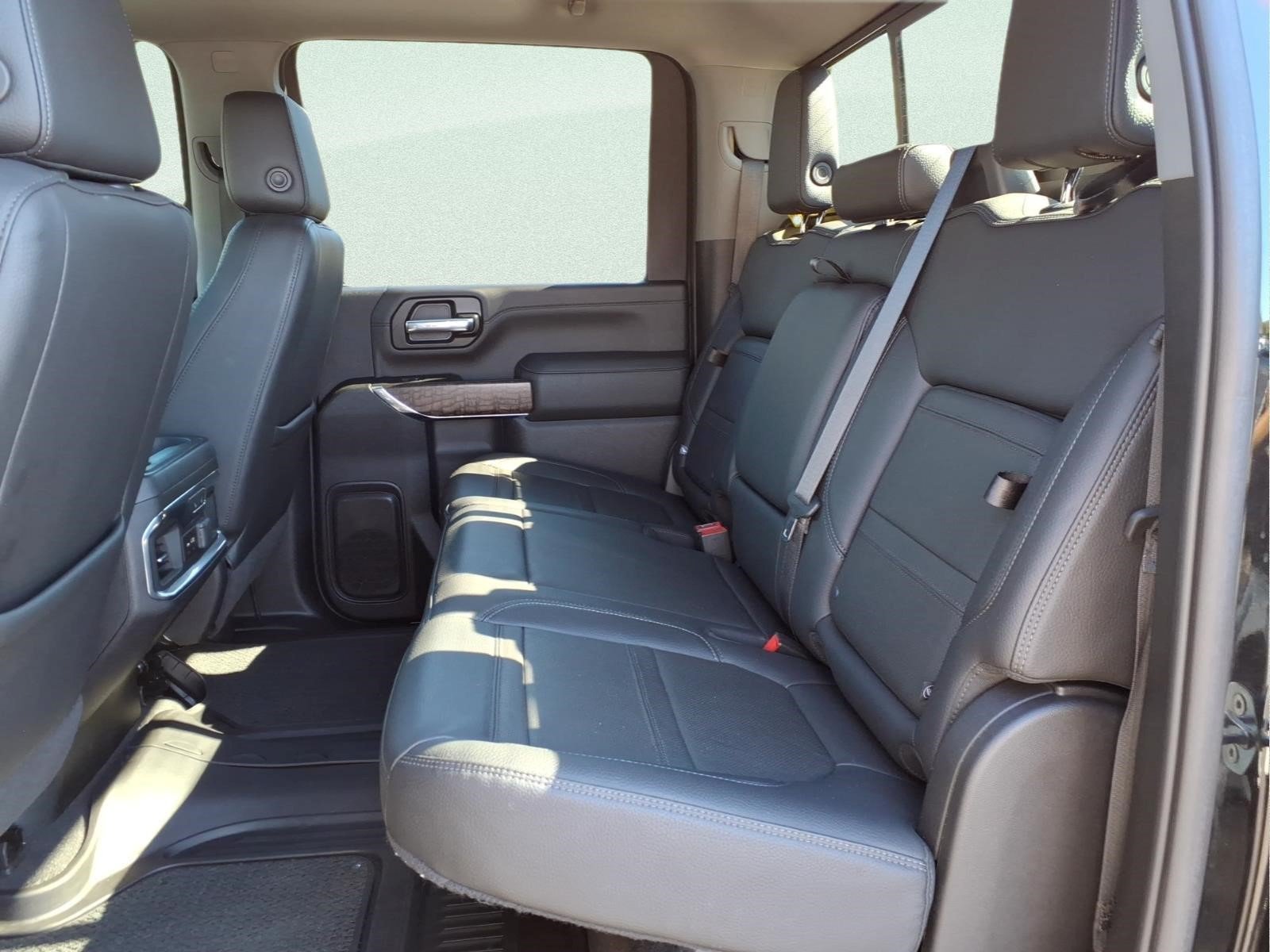 Used 2022 GMC Sierra 3500 Denali w/ Denali Black Diamond Edition AWD/4WD image 20