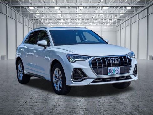 Used 2023 Audi Q3 2.0T Premium w/ Convenience Package AWD/4WD image 7