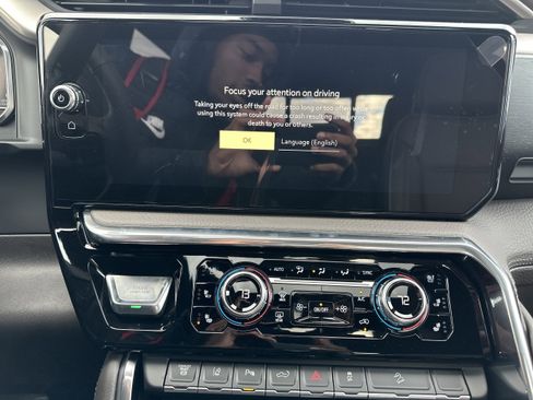 New 2025 GMC Sierra 2500 Denali w/ Denali Reserve Package image 34