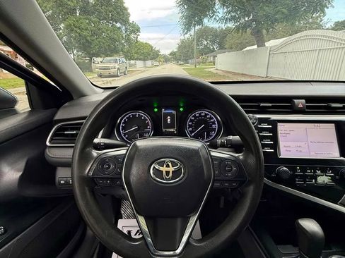 Used 2019 Toyota Camry LE image 12