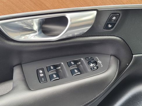 Certified 2023 Volvo XC90 T8 Plus w/ Protection Package Premier image 17