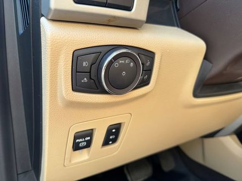 Used 2020 Ford F150 Lariat w/ Equipment Group 502A Luxury AWD/4WD image 35